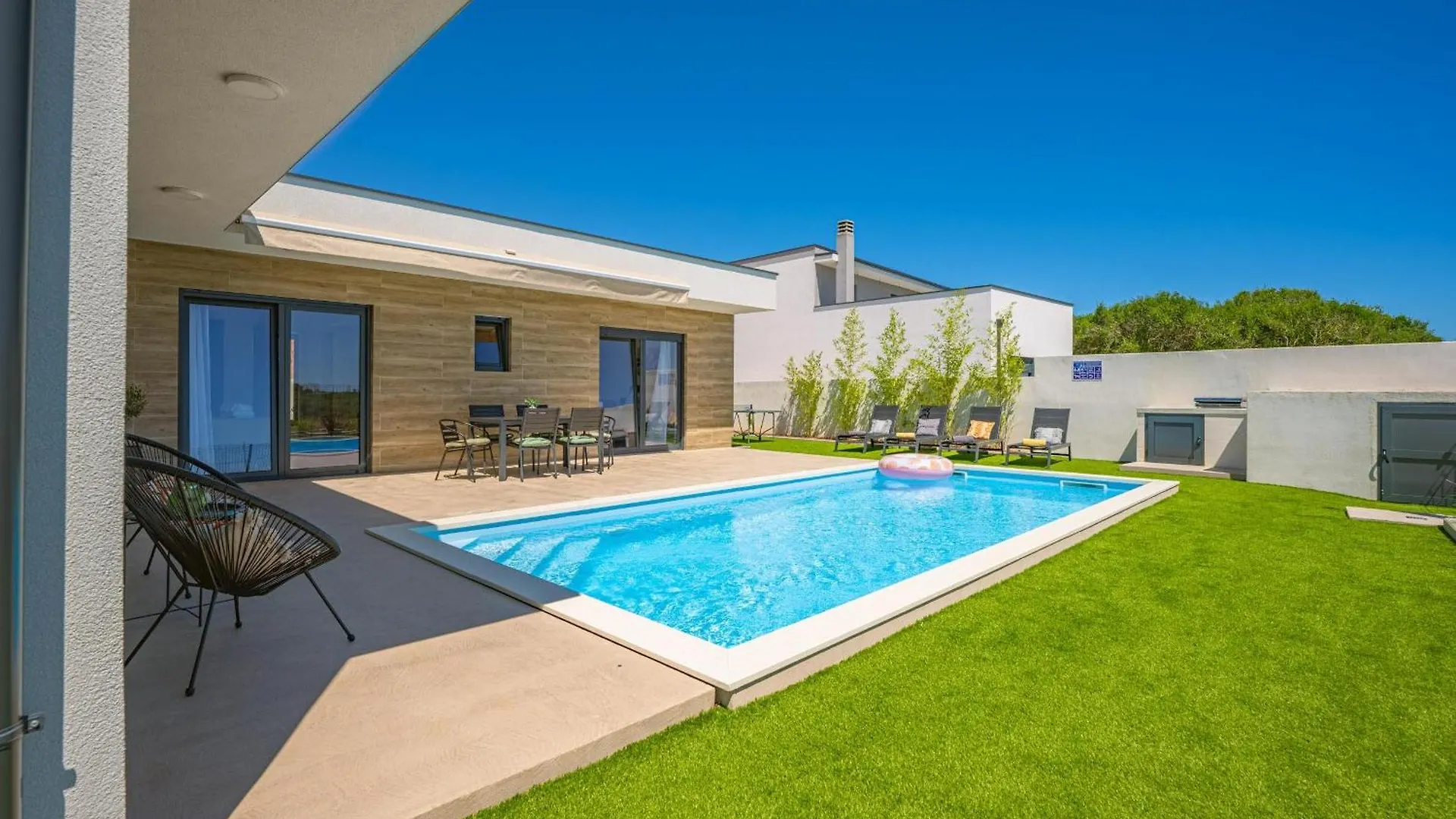 Villa Aura Pula 0*,