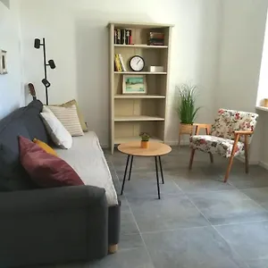 Apartamento Lovely In The Center, Pula