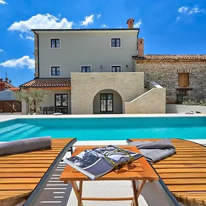 Vitassi Pula